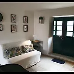 Home4u - Mouraria Typical Neighborhood Διαμέρισμα *