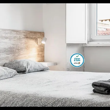 Home4u - Mouraria Typical Neighborhood Апартаменты
